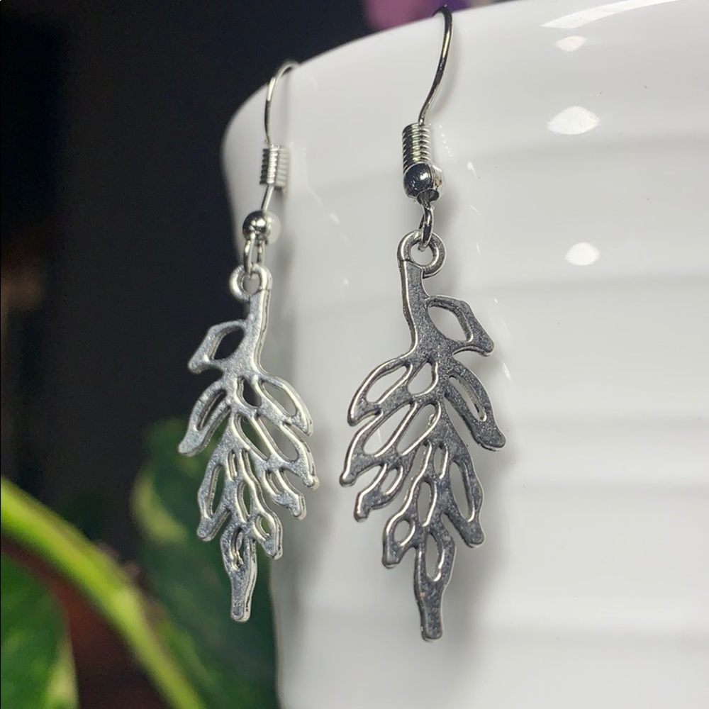Leaf Dangling Earrings for Nature Lovers